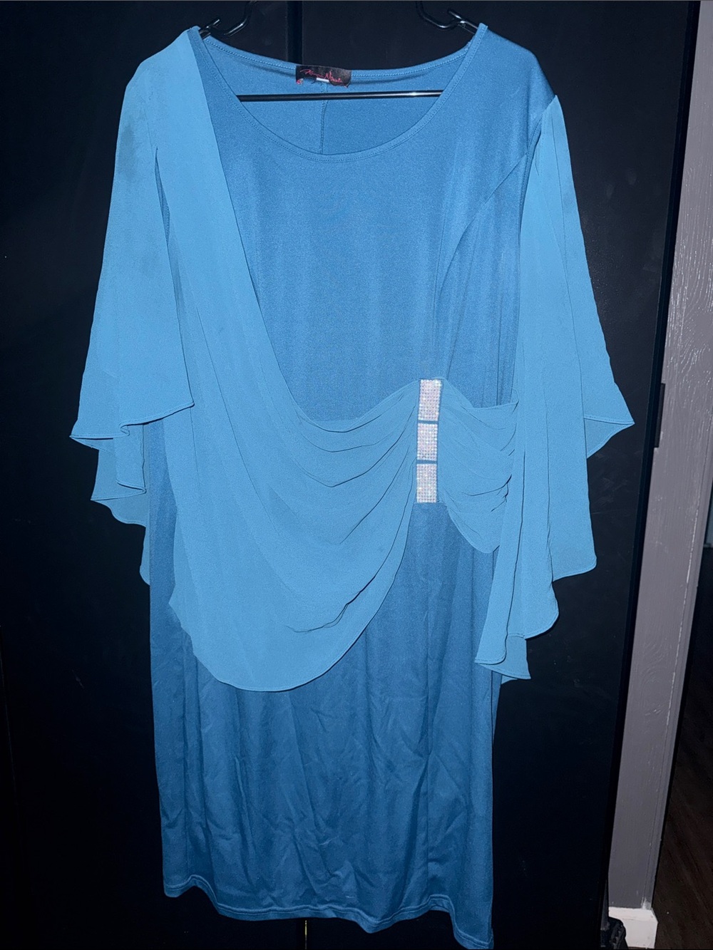 Elegant Teal Midi Dress with Cape Sleeves - Picture 2 of 6